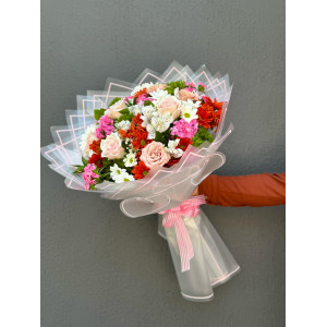 RENKLİ GÜLLÜ MEVSİM BUKETİ 